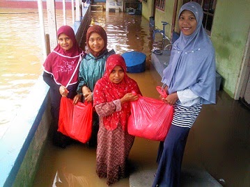 Belum Sepekan Pemilu, PKS Jayapura Kembali Aksi Peduli Banjir