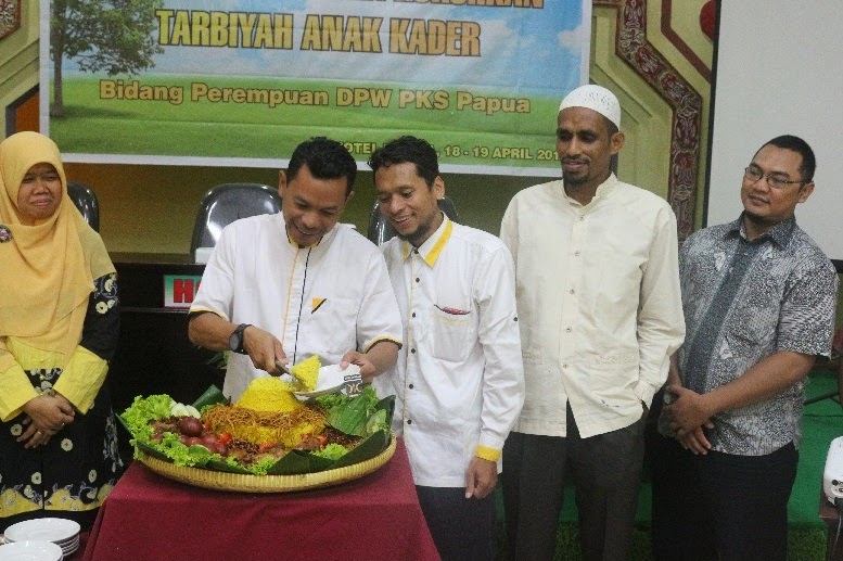 Milad Ke-17, PKS Papua Potong Tumpeng dan Gelar Pelatihan Pendamping Pembinaan Anak Kader